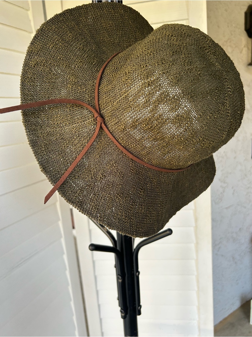 Hunter Green Wide Brim Straw Sun Hat with Brown Tie